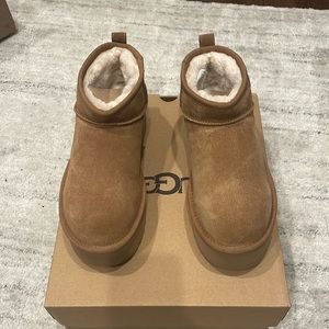 UGG Ultra Mini Platform - Chesnut - Sz 7 - NEW